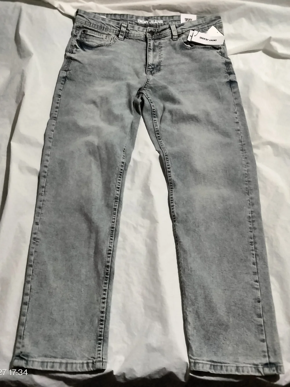 DKNY Jeans Mens 36x30 Straight Fit Stretch Light Blue Wash Denim Jeans NWT